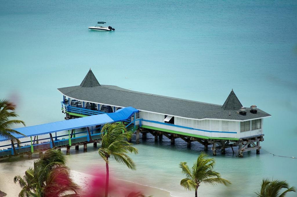 Starfish Halcyon Cove Dickenson Bay Exterior foto